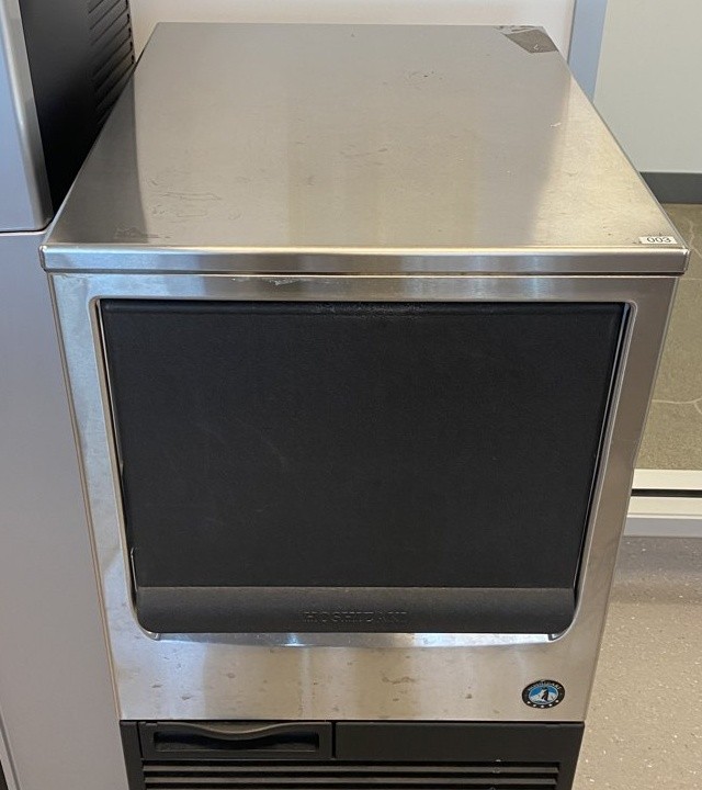 Hoshizaki KM-61BAH Ice Maker Cleaning and Descaling at an